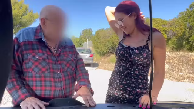 je vide les couilles d un vieux bien dodu