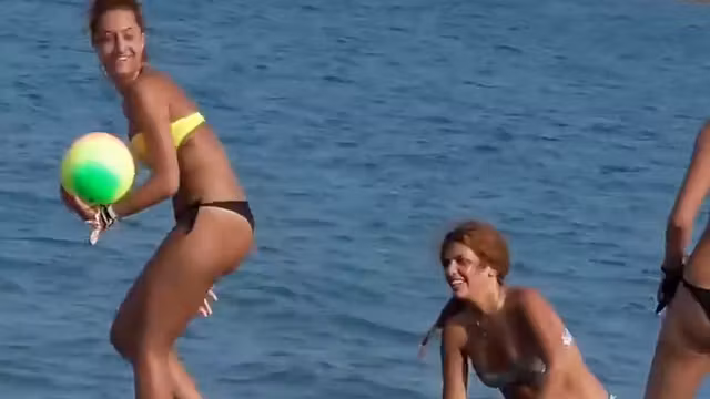 Bubbly butt cheeks falling out of bikini