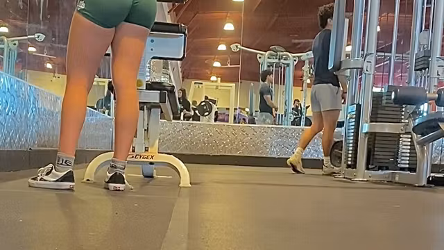 gym candid booty latina