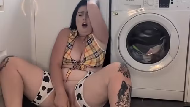 Cow Girl Riding Dildo In The Kitchen