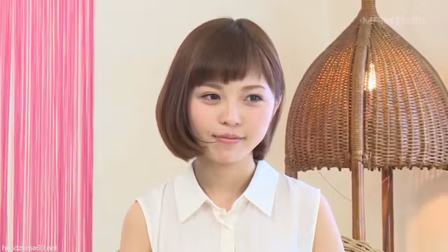 Fumino Mizutori In Debut, 20yo Slim Cutie Short Bob