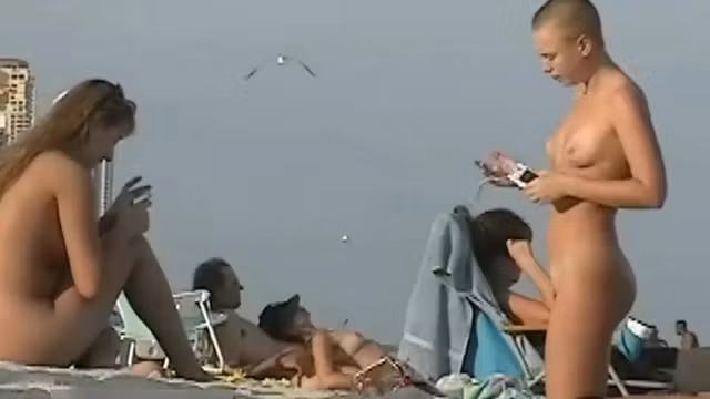Spy nude cams on the beach get a lot of naked chicks