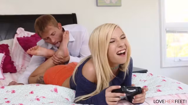 Kenzie Reeves Getting Her Tight Pussy Stretched Out