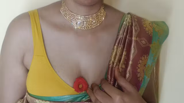 New Married Women Showing Her Cute Structure