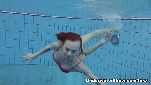 Anna Netrebko Video - UnderwaterShow