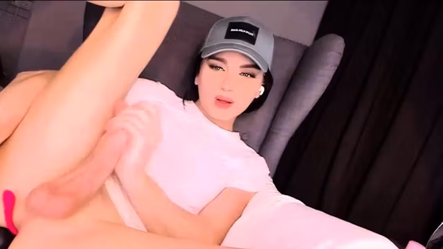 Irresistible Big Prick TS Stimulates her ass Webcam Show