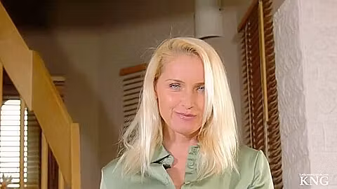 Your Girlfriends Hot Stepmom