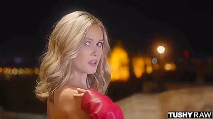 Una Fairy Stunning Blonde Una Gets Her Perfe