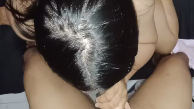 Young Lady Tries To Be Anal But Scared