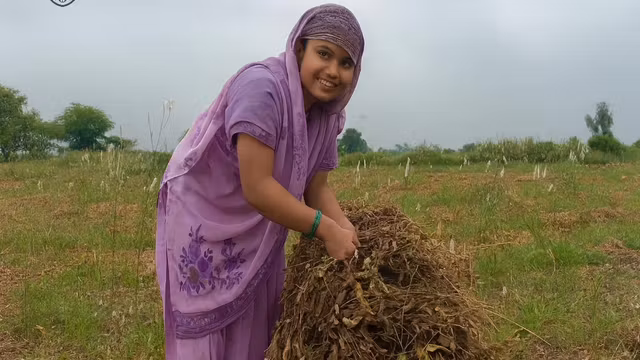 Pakistani Woman Working In Stepbrothers Romantic Farm By -snapchat143