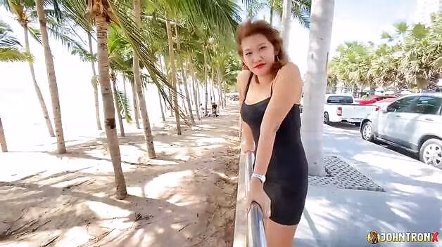 Noodee: Beach Lunch - Videos - JohntronX