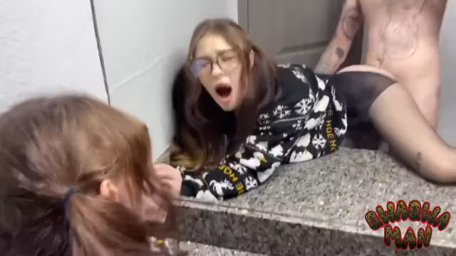 Gera Geyn - Stretched The Mouth And Pussy Of A Beautiful Girl And Came On Her Pretty Face