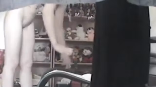Secretly watching dildo in Step mom's pussy