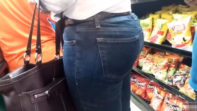 Mesmerizing tail of the arousing senorita