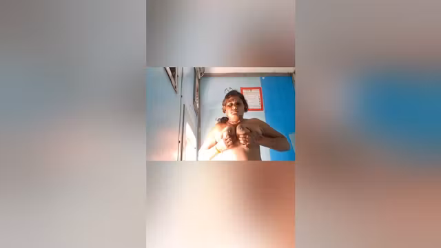 Horny Bengali Secretary Fucks Her Boss In Delhi To Get Her Raise To Maintain Her Sexy Figure