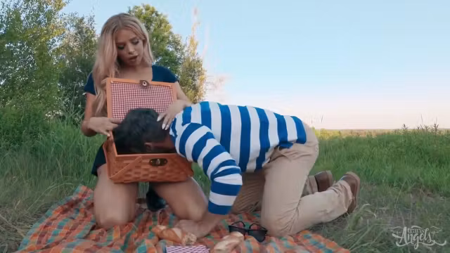 Angelica Good Tit