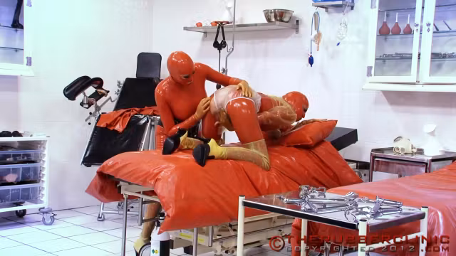 Gentle Fetish Anal Actions With Latex And Bdsm