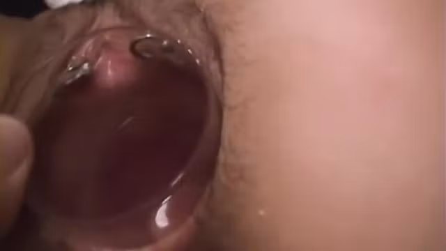 Insert glass into pierced pussy 'Tamano'
