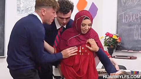 It Takes A Real Woman To Please Three Cocks At Once