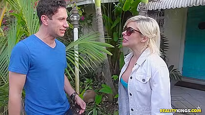 Using The Chance To Fuck Her