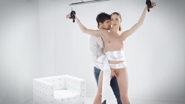 Sexy Girl Tries Anal For The First Time - Hardcore
