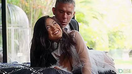 Kendra Spade sits her muff on Micks big cock