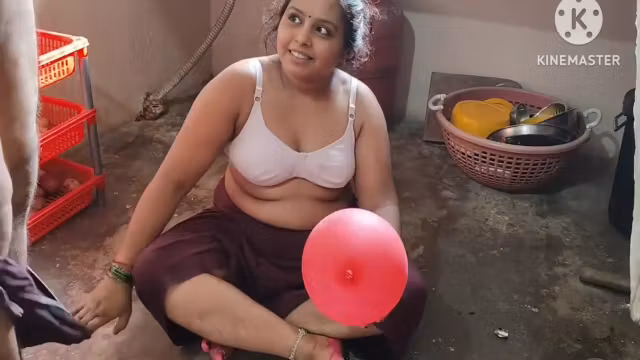 Indian Desi Bhabhi Fuking Neighbour Boys