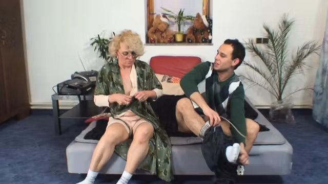 Old grandma pleases an younger guy