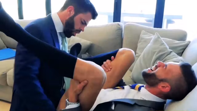 MENATPLAY Hunky Latino Hector De Silva Anal Breeds Axel Max