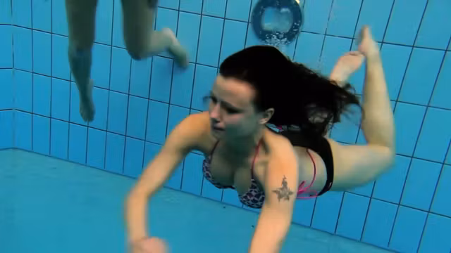 Katka and Kristy underwater swimming babes