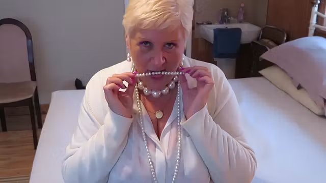 Auntie Joolz Gets Hot & Naughty