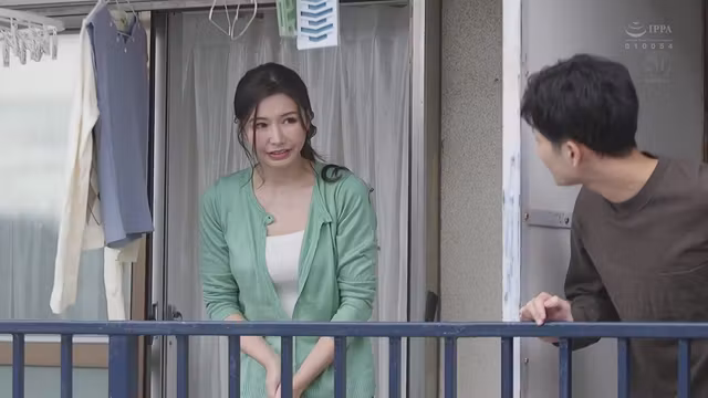 愛弓りょう　隣に引っ越してきた夫婦の喘ぎ声がうるさい