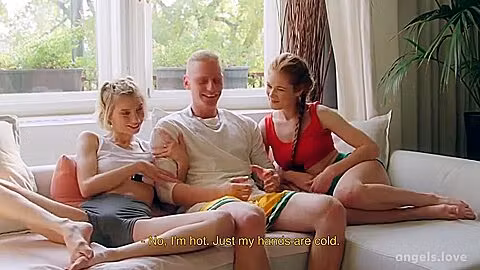 Molly Devon & Sofilie - Stranger In Paradise