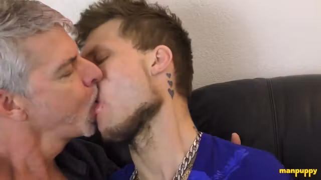 ManPuppy: Richard Lennox And Jake Skittles Voraciously Kissing Each Other