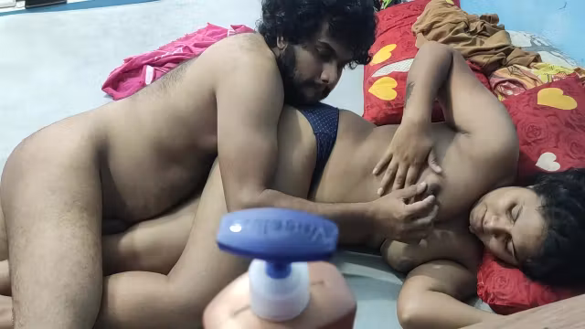 T Shirt And Tracks Hot Sex, Mallu Couple Hot Fuck, Indian Couple Hot Sex In Bedroom