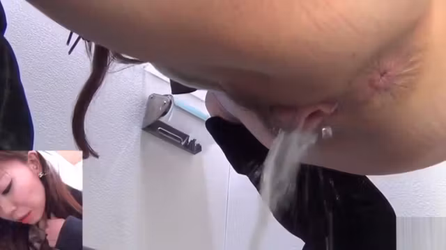 Japanese slut peeing for