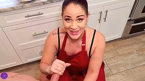 Miss Raquel Fertizlize My Eggs, Honey