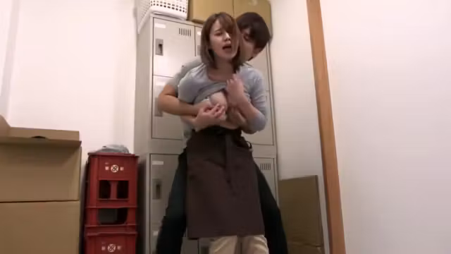 Fuck a female employee in a cafe